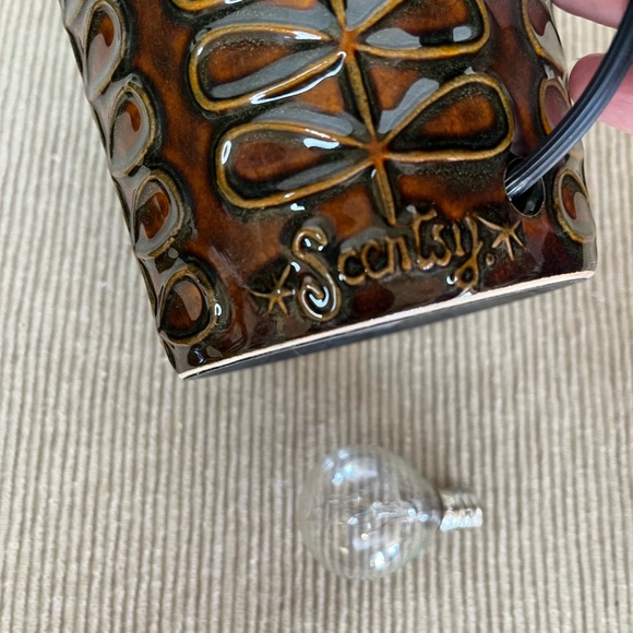 Scentsy warmer - Picture 3 of 7